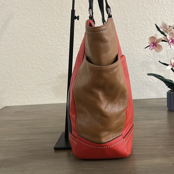 Coach F24391 Park Color Block Large Hobo Vermillion Multicolor - Picture 3 of 10